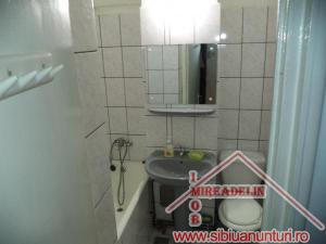 INCHIRIEZ  APARTAMENT 3 CAMERE,    STRAND,   60 mp