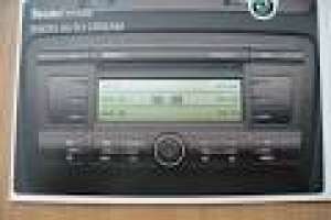 VAND  URGENT  RADIO CD  PLAIER ORIGINAL  OCTAVIA2