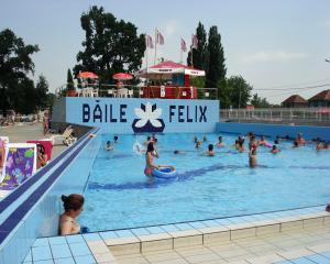 Cazare la Pensiunea Beverly Hills din Baile Felix
