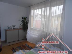 VAND APARTAMENT 4 CAMERE,   ZONA CEDONIA,   92 mp