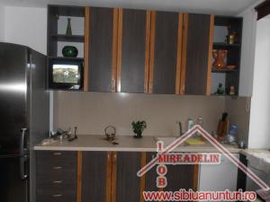 VAND APARTAMENT 4 CAMERE,   ZONA CEDONIA,   92 mp