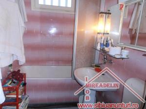 VAND APARTAMENT 4 CAMERE,   ZONA CEDONIA,   92 mp