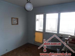 VAND APARTAMENT 2 CAMERE ,    ZONA CEDONIA,    58 mp