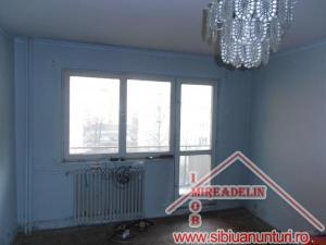 VAND APARTAMENT 2 CAMERE ,    ZONA CEDONIA,    58 mp
