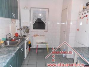 VAND APARTAMENT 4 CAMERE,  ZONA MIHAI VITEAZU
