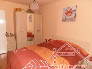 VAND APARTAMENT 4 CAMERE,  ZONA MIHAI VITEAZU
