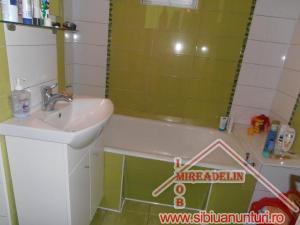 VAND APARTAMENT 4 CAMERE,  ZONA MIHAI VITEAZU