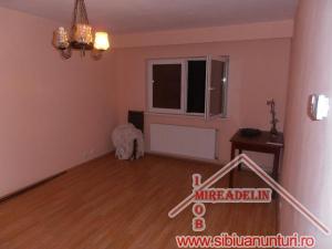 VAND APARTAMENT 2 CAMERE ,     VASILE AARON,     56 mp