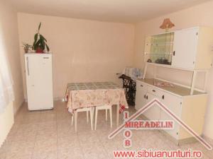 INCHIRIEZ  APARTAMENT 2 CAMERE LA CASA,     STRAND  II 70mp
