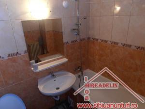 INCHIRIEZ  APARTAMENT 2 CAMERE LA CASA,     STRAND  II 70mp
