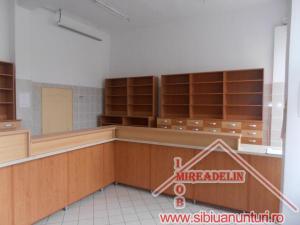 INCHIRIEZ SPATIU COMERCIAL ,   51 mp ,  VALEA AURIE
