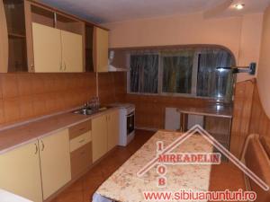 INCHIRIEZ APARTAMENT 2 CAMERE  ,  STR. LUNGA,   62 mp