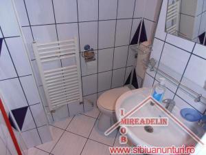 INCHIRIEZ APARTAMENT 2 CAMERE  ,  STR. LUNGA,   62 mp