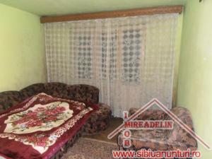 VAND APARTAMENT 2 CAMERE ,   BROSCARIE ,   54 mp