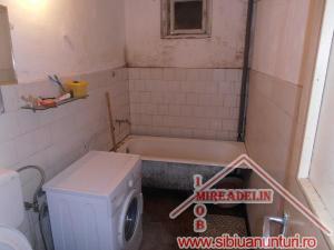 VAND APARTAMENT 2 CAMERE ,   BROSCARIE ,   54 mp