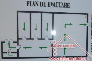 INCHIRIEZ SPATIU COMERCIAL ,   69 mp ,  VASILE AARON