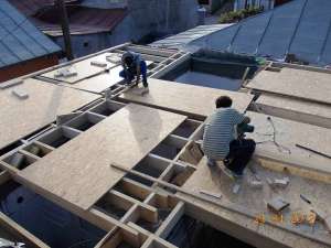 Case la rosu,  structuri de lemn