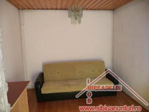 INCHIRIEZ CASA 6 CAMERE ,   ZONA LUPTEI 300mp