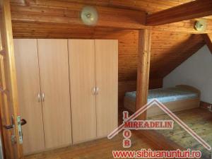 INCHIRIEZ CASA 6 CAMERE ,   ZONA LUPTEI 300mp