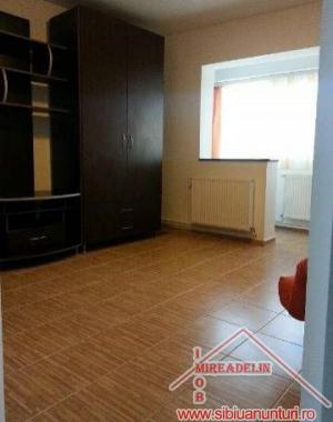 INCHIRIEZ  GARSONIERA  ,  ZONA  MIHAI VITEAZU 26mp