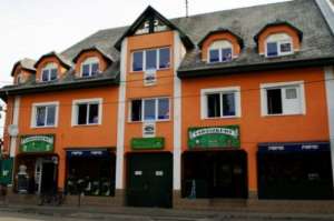�n Sz�kesfeh�rv�r clădire comercială de 1.500 mp de v�nzare