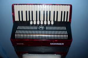 Vand Hohner Bravo III 80 Rosu