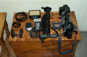 Sony VX2100 + Nikon D90 (pret bomba)
