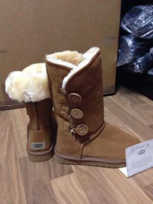 Cizme Ugg Bailey Button 3nasturi