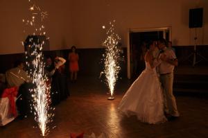 Dj,  efecte speciale,  foto- video si decor pentru nunta