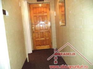 INCHIRIEZ  APARTAMENT 2 CAMERE,    str. PLUGARILOR,   37 mp