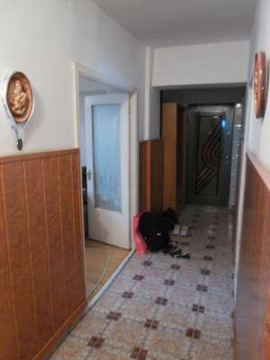 Vand Apartament 4 CAm Husi -VAslui