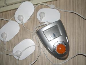 electrostimulator cu 4 electrozi ieftin ,  pret mic