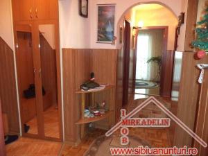VAND APARTAMENT 3 CAMERE,   CARTIER VALEA AURIE