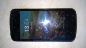 V�nd Samsung Nexus i9250 cu sticla puţin crăpată