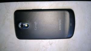 V�nd Samsung Nexus i9250 cu sticla puţin crăpată
