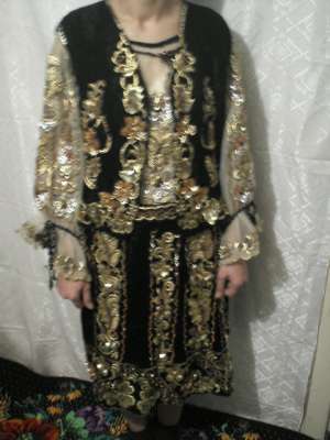 costum popular vechi unicat
