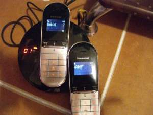 telefon fara fir cu 2 receptoare si robot , model nou