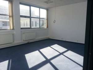 Particular,  spatii de birouri si comerciale