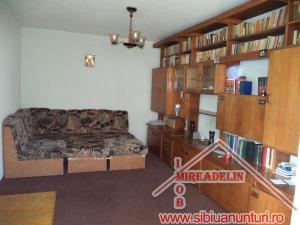 INCHIRIEZ  APARTAMENT 2 CAMERE,     VASILE AARON,    56mp