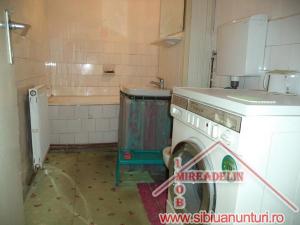 INCHIRIEZ  APARTAMENT 2 CAMERE,     VASILE AARON,    56mp