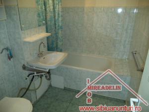 INCHIRIEZ  APARTAMENT 3 CAMERE , STRAND 64mp