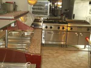Vand aragaz profesional nou cu 4 ochiuri si cuptor Turcia dimensiunile: 80x80x85cm pe gaz/butelie - 