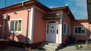 Vand casa 3 camere