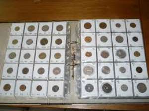 vind maonede si bancnote vechi vechi o kolectie foarte mare in jurul de 300 monede si 100 bancnote m