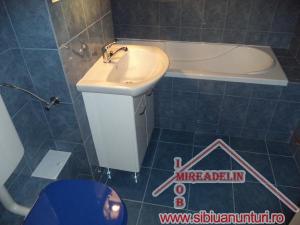 INCHIRIEZ  APARTAMENT 3 CAMERE ,   TURNISOR,    70 mp