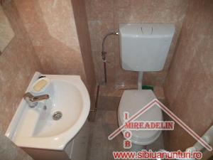 INCHIRIEZ  APARTAMENT 3 CAMERE ,   TURNISOR,    70 mp