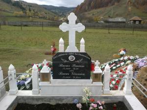 Cruci marmura si granit,   monumente funerare,   cruce