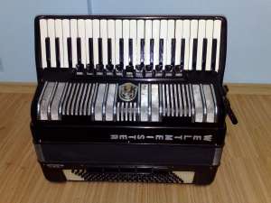 Vand Acordeon WELTMEISTER Supita S4