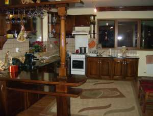 Mobilier din lemn masiv