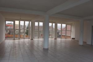 Inchiriez in Alesd spatiu comercial (langa E60)